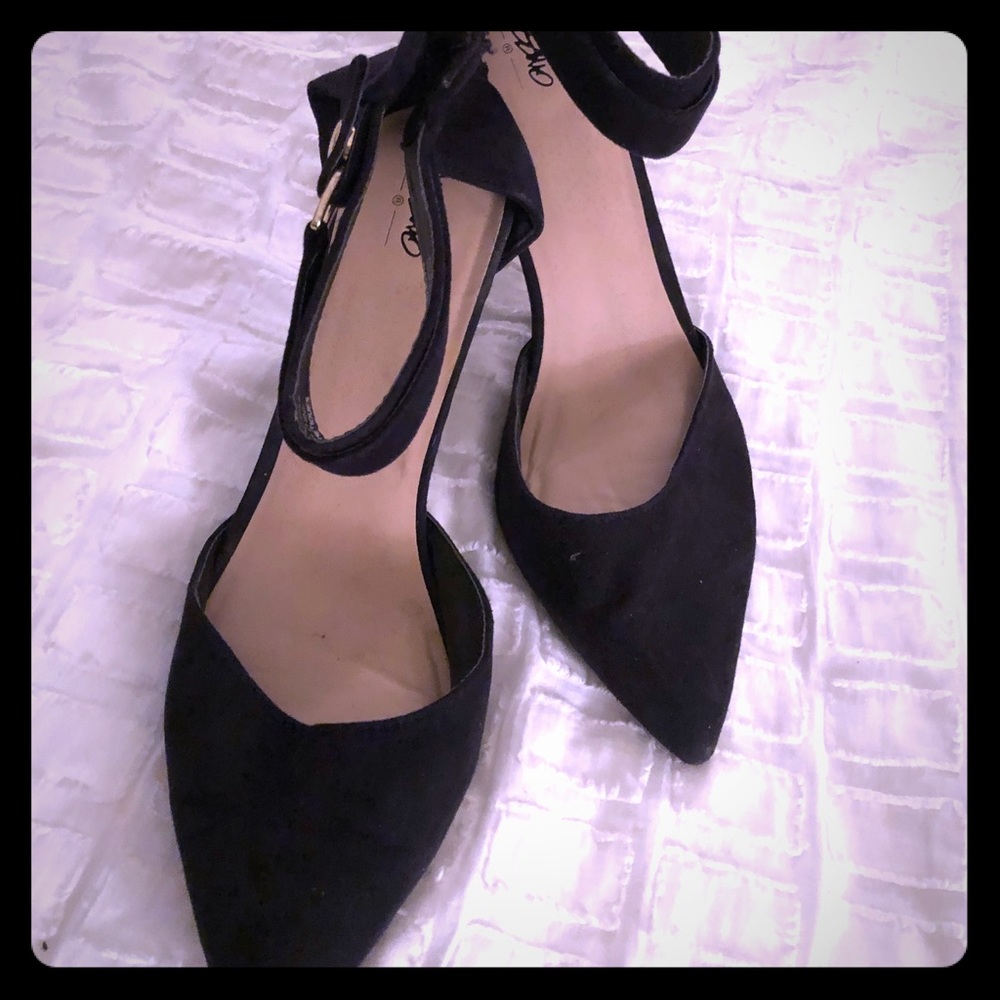 Faux suede pointed toe heels